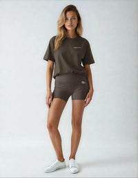 Join The Set Graphic T-shirt in Chocolate